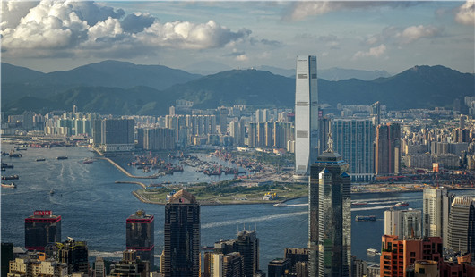 大陆人拿香港身份的途径有哪些？